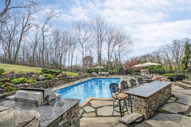 4 Michele Ct, Wayne Twp., NJ 07470