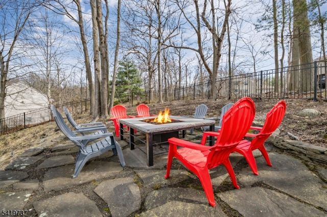 4 Michele Ct, Wayne Twp., NJ 07470