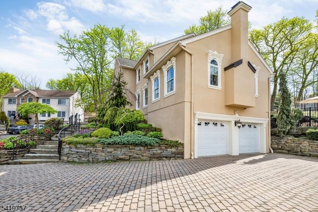4 Michele Ct, Wayne Twp., NJ 07470