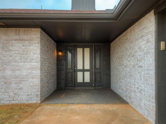 1406 E Bradley Street, Shawnee, OK 74804