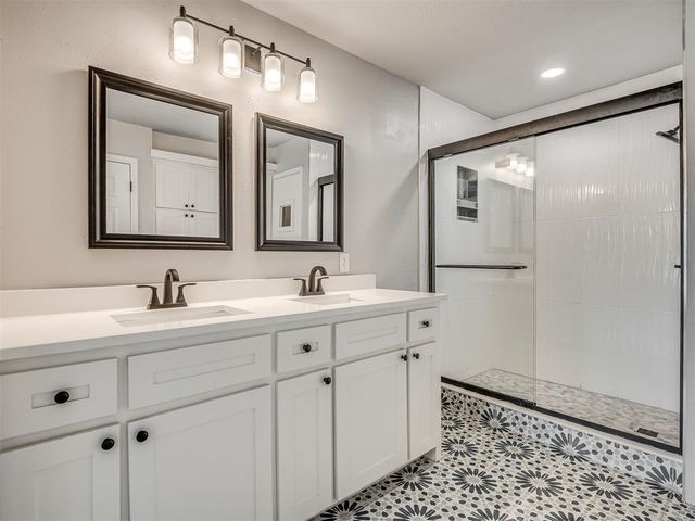 1406 E Bradley Street, Shawnee, OK 74804