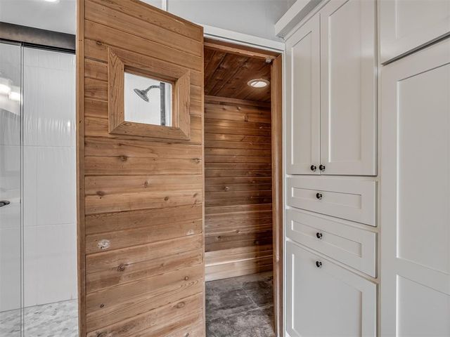 1406 E Bradley Street, Shawnee, OK 74804