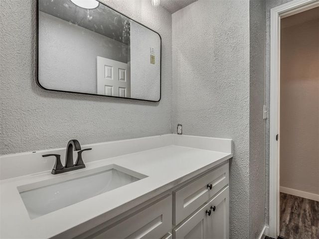 1406 E Bradley Street, Shawnee, OK 74804