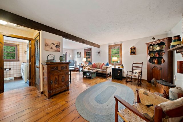 81 Furnace St, Marshfield, MA 02050