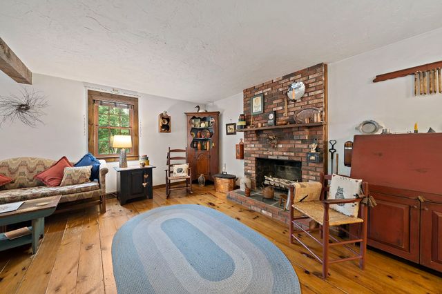 81 Furnace St, Marshfield, MA 02050