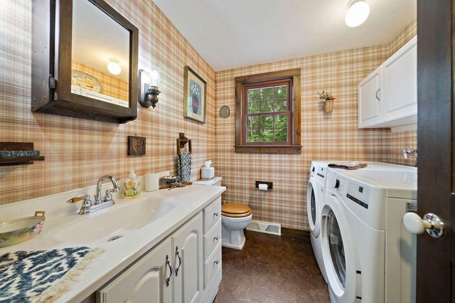 81 Furnace St, Marshfield, MA 02050