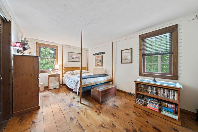 81 Furnace St, Marshfield, MA 02050