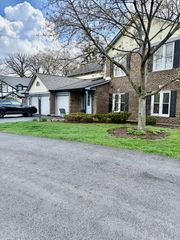 183 Grove Avenue C, Des Plaines, IL 60016