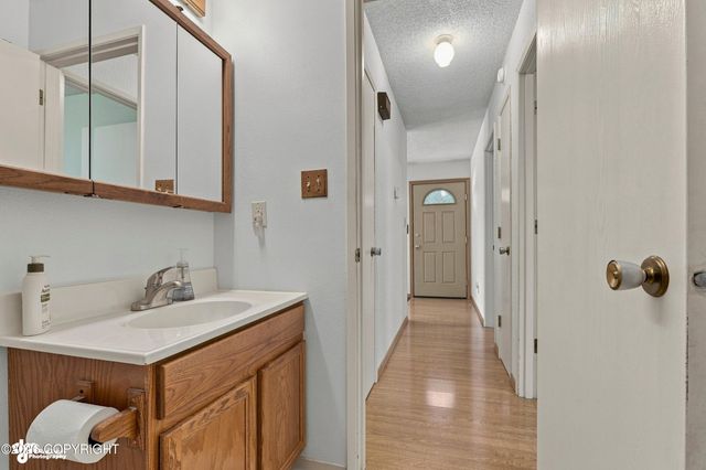 12841 Johns Road, Anchorage, AK 99515