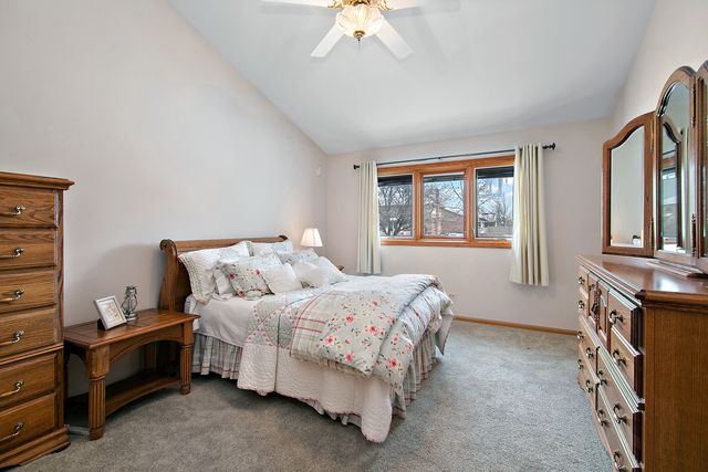 18227 Hummingbird Drive, Tinley Park, IL 60487