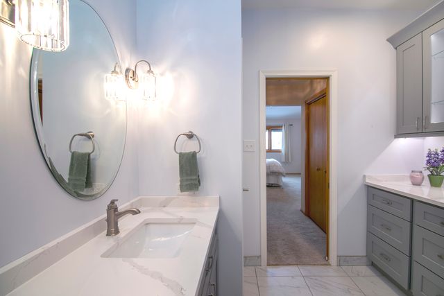 18227 Hummingbird Drive, Tinley Park, IL 60487