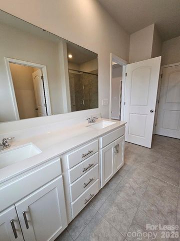 5416 Kinsbridge Drive, Charlotte, NC 28227