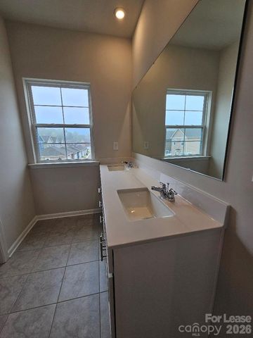 5416 Kinsbridge Drive, Charlotte, NC 28227