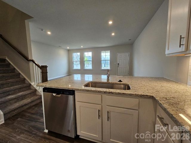 5416 Kinsbridge Drive, Charlotte, NC 28227