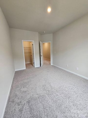 5416 Kinsbridge Drive, Charlotte, NC 28227