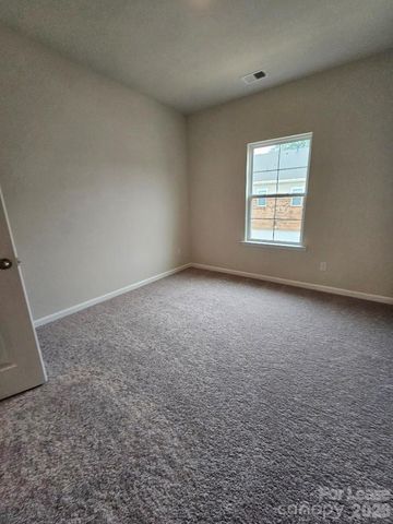 5416 Kinsbridge Drive, Charlotte, NC 28227