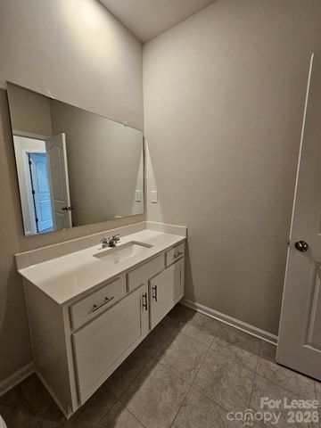 5416 Kinsbridge Drive, Charlotte, NC 28227