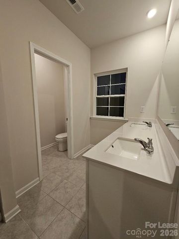 5416 Kinsbridge Drive, Charlotte, NC 28227