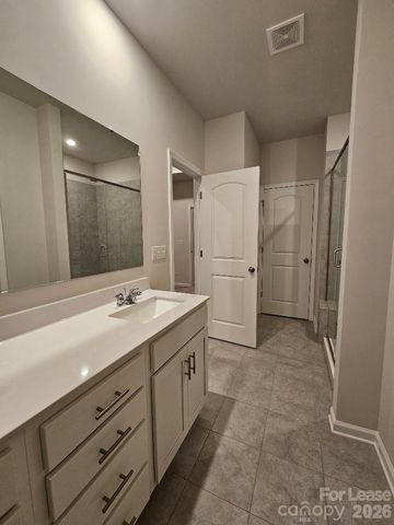 5416 Kinsbridge Drive, Charlotte, NC 28227