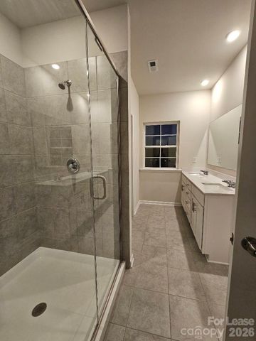 5416 Kinsbridge Drive, Charlotte, NC 28227