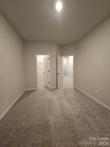 5416 Kinsbridge Drive, Charlotte, NC 28227