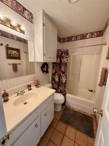 300 Denton Court, Collinsville, TX 76233