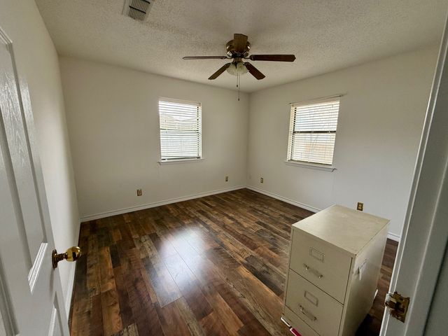 300 Denton Court, Collinsville, TX 76233