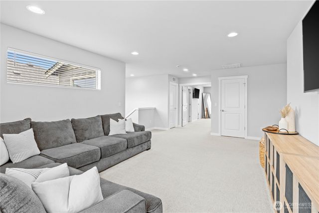 342 S Spruce Street, Buckley, WA 98321