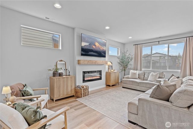 342 S Spruce Street, Buckley, WA 98321