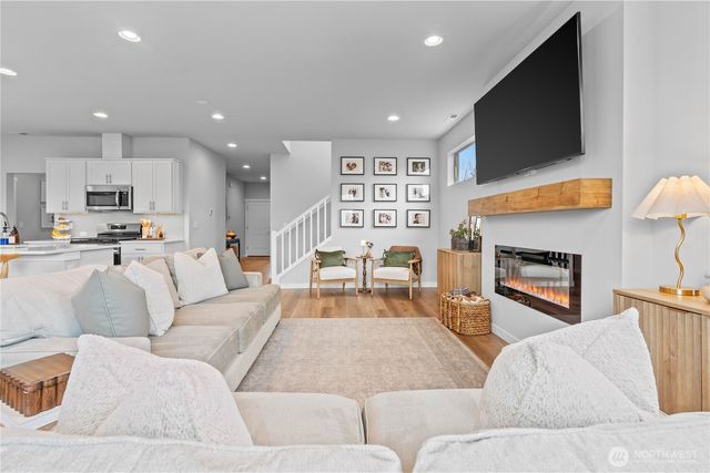 342 S Spruce Street, Buckley, WA 98321