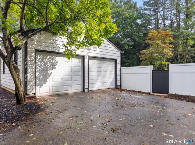 13 Greentree Drive, East Lyme, CT 06333