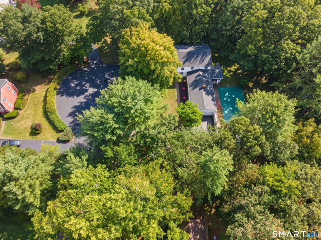 13 Greentree Drive, East Lyme, CT 06333