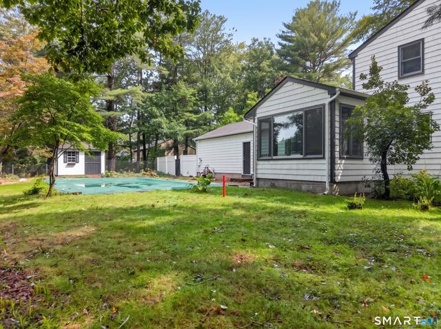 13 Greentree Drive, East Lyme, CT 06333