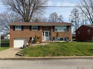 2111 Indiana Street, Parkersburg, WV 26101