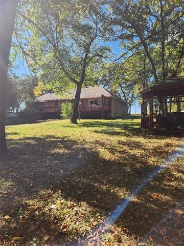 20080 178th Street, Tonganoxie, KS 66086