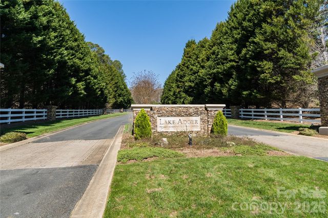 37 Peninsula Drive, Mill Spring, NC 28756