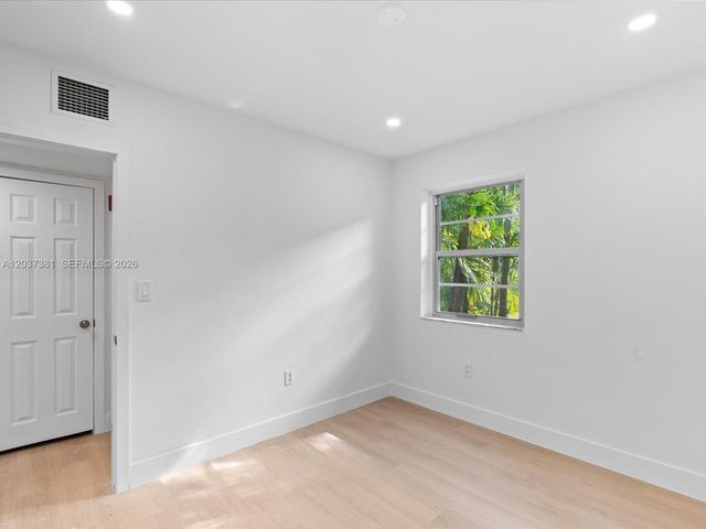 5625 SW 80th Street 113B, Miami, FL 33143