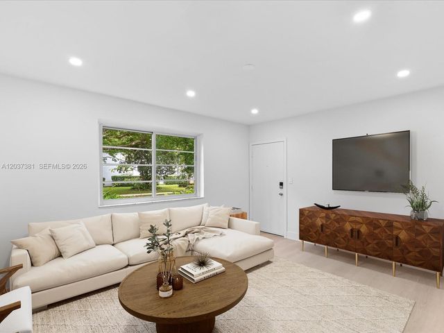 5625 SW 80th Street 113B, Miami, FL 33143