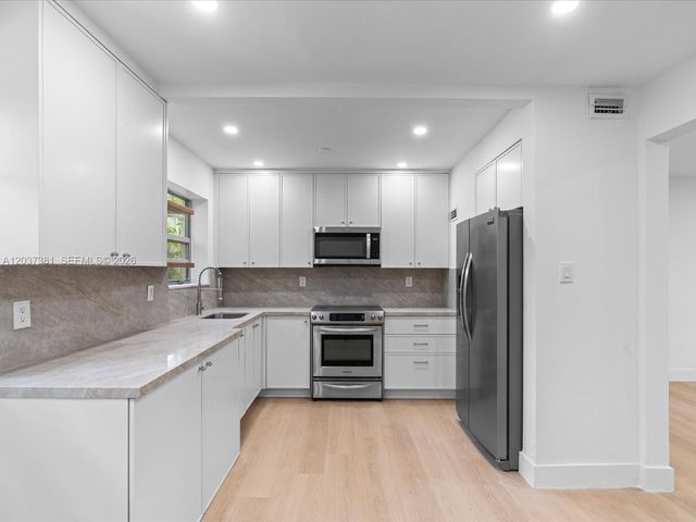 5625 SW 80th Street 113B, Miami, FL 33143