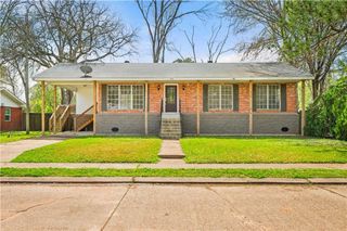 2004 ROANOKE Street, Alexandria, LA 71301