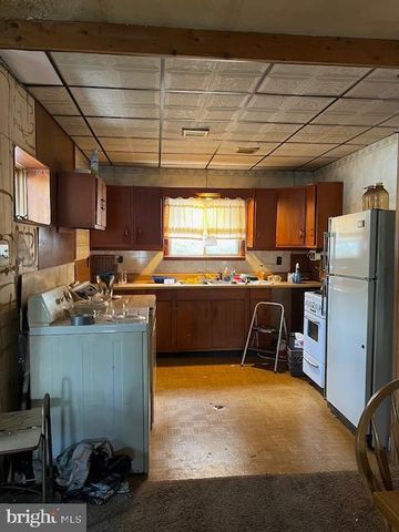 435 HOTEL ST, Pottsville, PA 17901