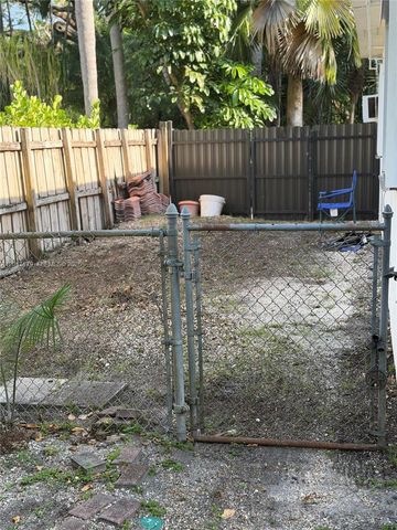 6230 SW 49th Street 1, Miami, FL 33155