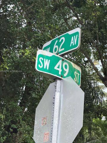 6230 SW 49th Street 1, Miami, FL 33155
