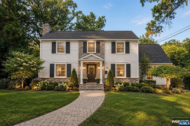 42 Valley View Terrace, Wayne, NJ 07470