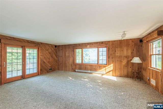 42 Valley View Terrace, Wayne, NJ 07470