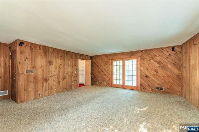 42 Valley View Terrace, Wayne, NJ 07470