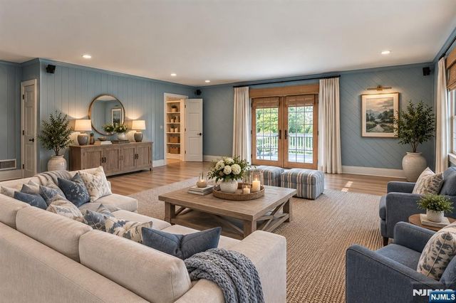 42 Valley View Terrace, Wayne, NJ 07470