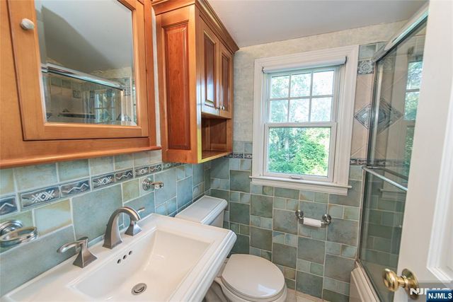42 Valley View Terrace, Wayne, NJ 07470