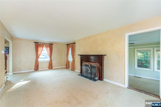 42 Valley View Terrace, Wayne, NJ 07470