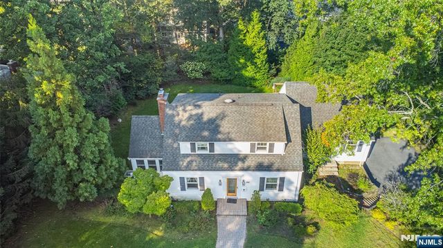 42 Valley View Terrace, Wayne, NJ 07470